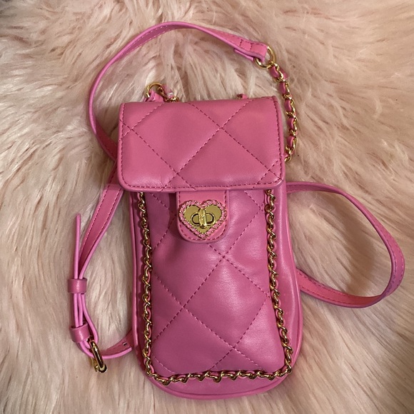 Betsey Johnson Handbags - CUTE! Betsey Johnson Pink Gold Chain Quilted Crossbody Heart Festival Coachella